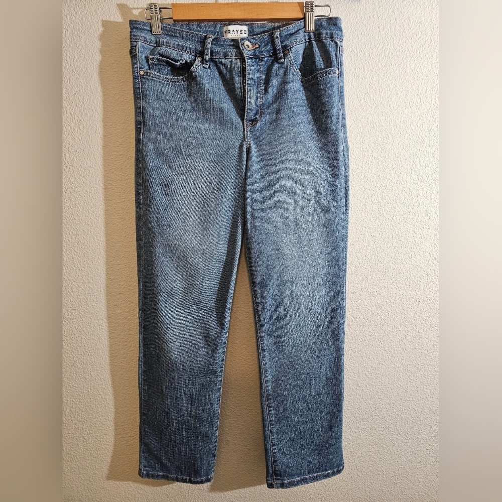 FRAYED JEANS High Rise Straight Jeans